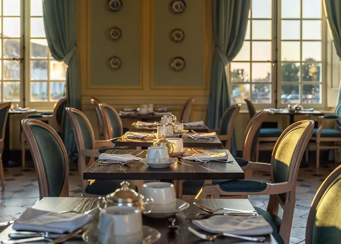 Le Château D'etoges - Les Collectionneurs